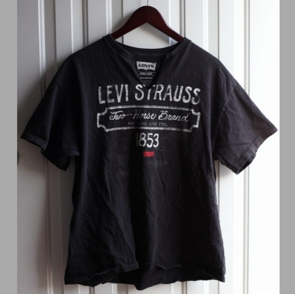 Levi Strauss graphic tee black tshirt - Picture 2 of 3